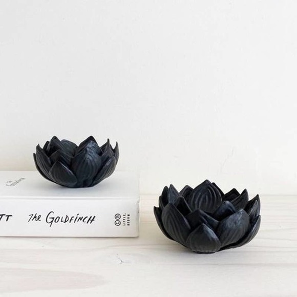Lotus Flower Style Candle Holders Matte Black Set of 2 - Picture 1 of 8